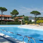 Cozy Retreat With Garden And Pool Apartmán Bibione