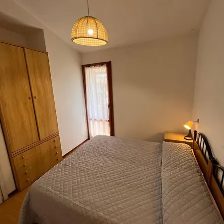 Cozy Retreat With Garden And Pool 比比翁